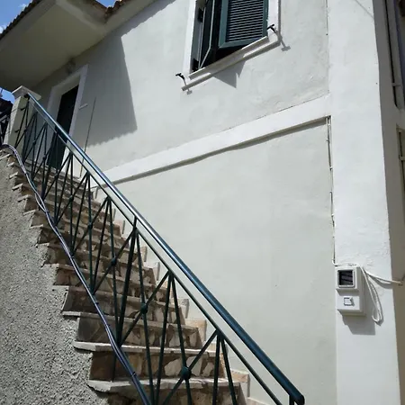 River Side House * Potamion