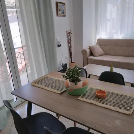 דירה River Side House